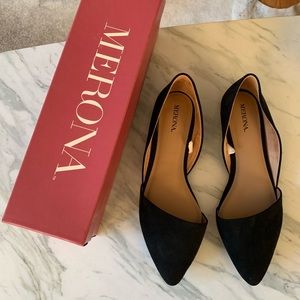 BRAND NEW NEVER WORN Black Flats